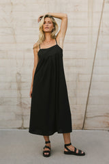 Genevieve Empire Midi Dress in Black