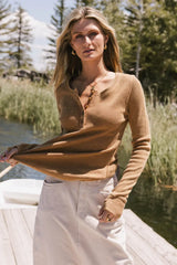 Conrad Fitted Waffle Tee in Camel