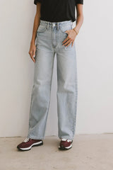 Emiliano Wide Leg Jeans in Light Wash