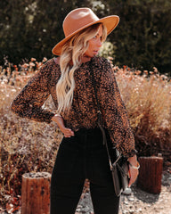 Moments Notice Floral Crop Blouse