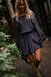 Black Long Sleeves Pleated Waist Mini Dress