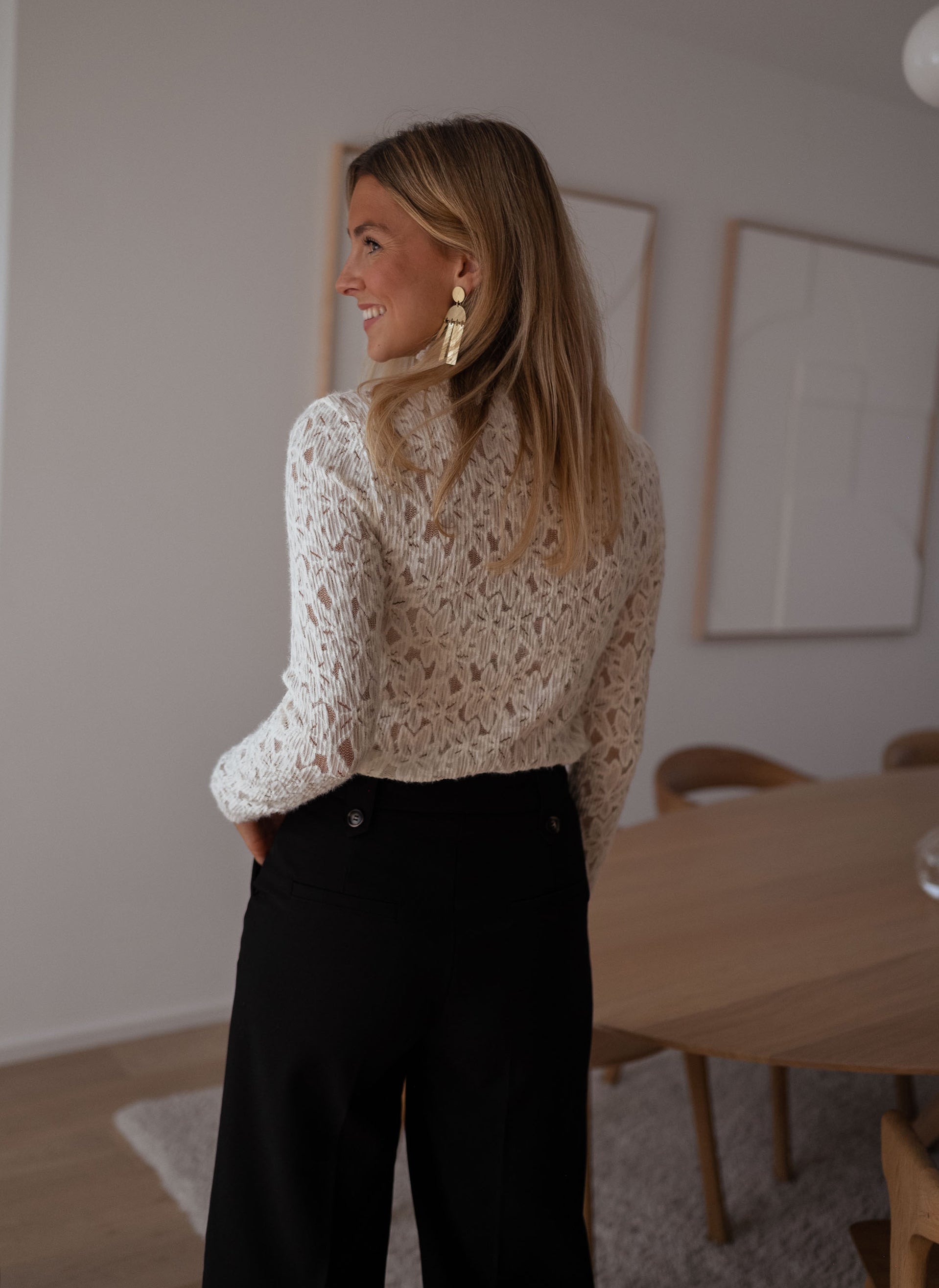 White Crochet Lace Long Sleeves Blouse
