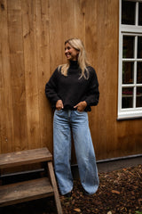 Black Solid Knit Pullover Sweater